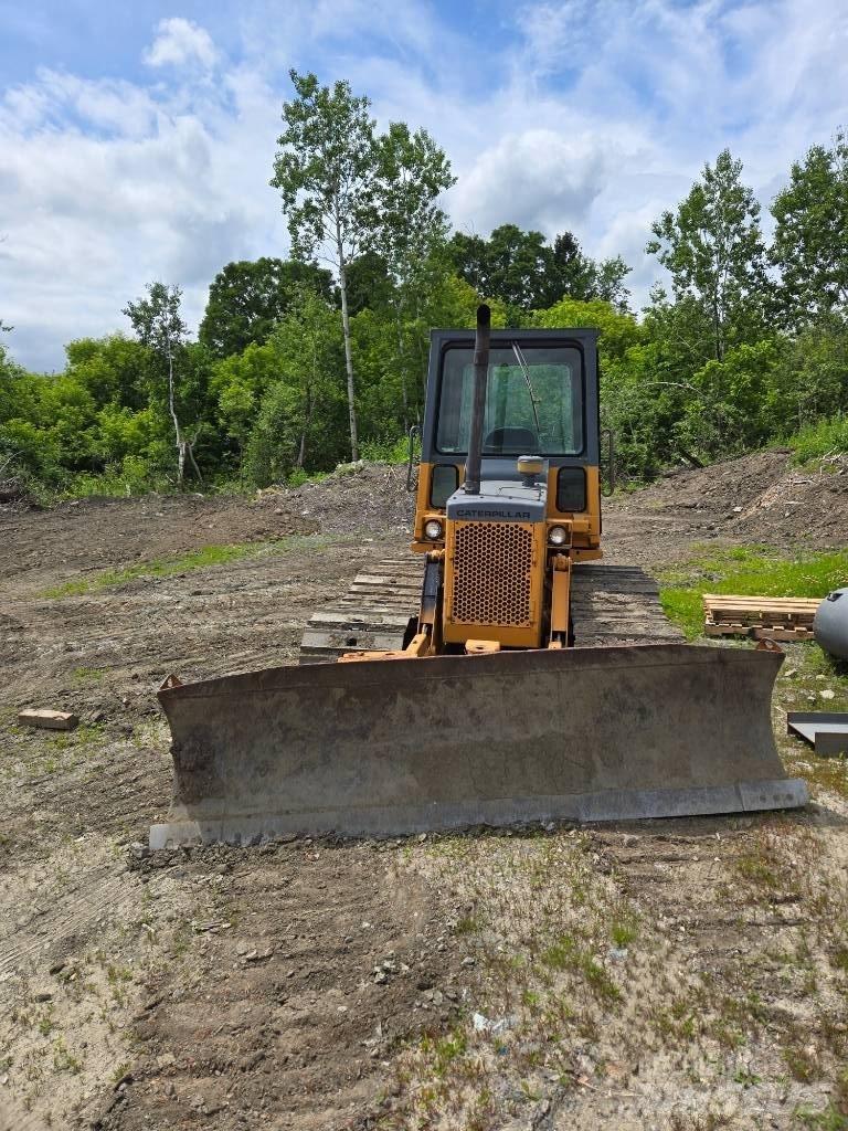 CAT D 3 B LGP Buldozer sobre oruga