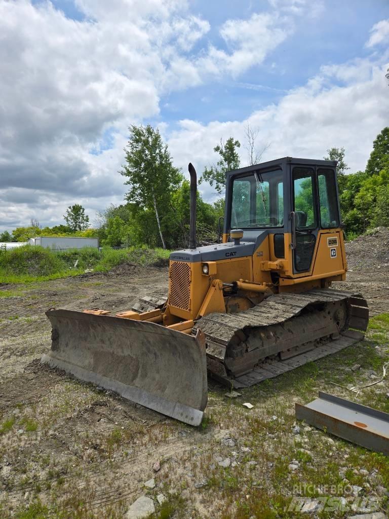 CAT D 3 B LGP Buldozer sobre oruga