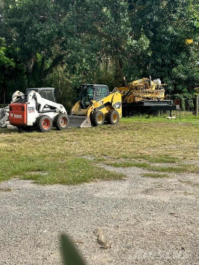 CAT 246 C Minicargadoras