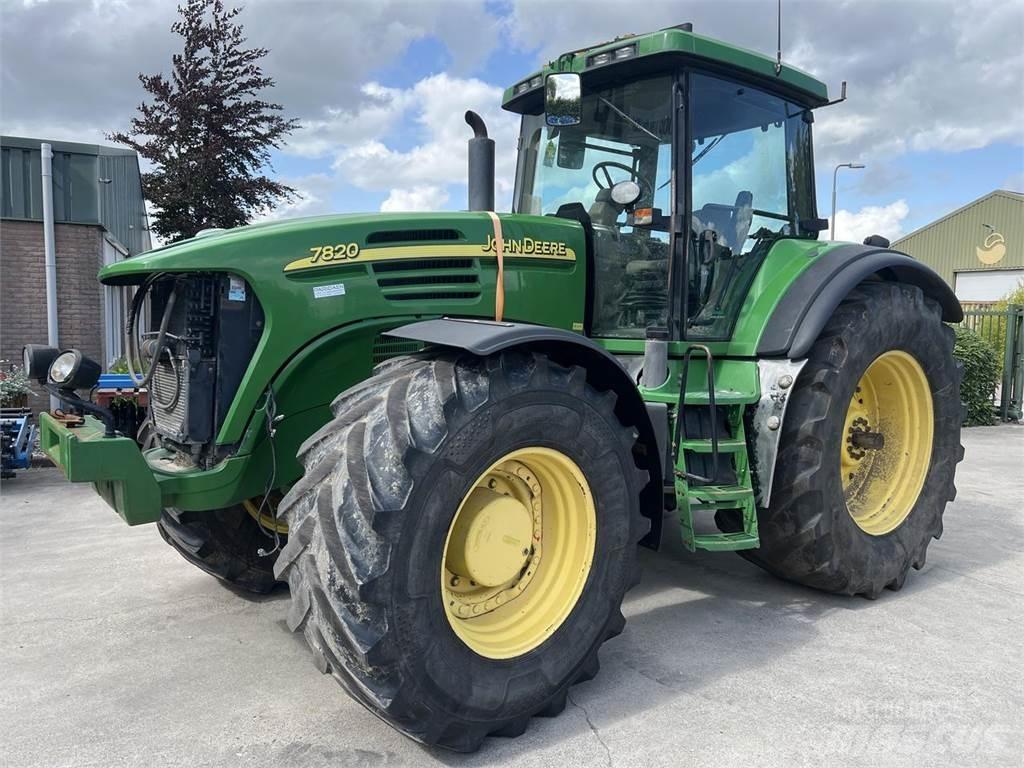 John Deere 7820 Tractores