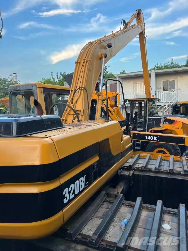 CAT 320 B L Excavadoras anfibio