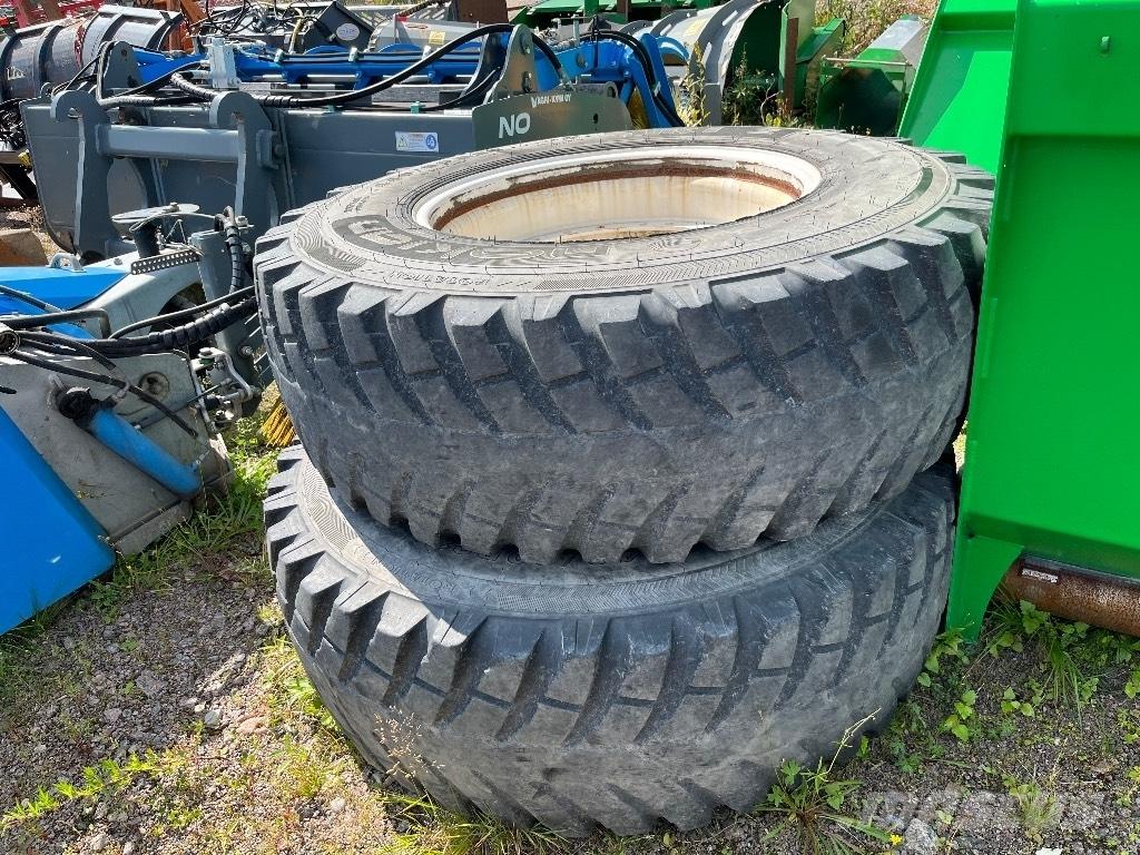 Nokian 16.9 R28 Neumáticos, ruedas y llantas