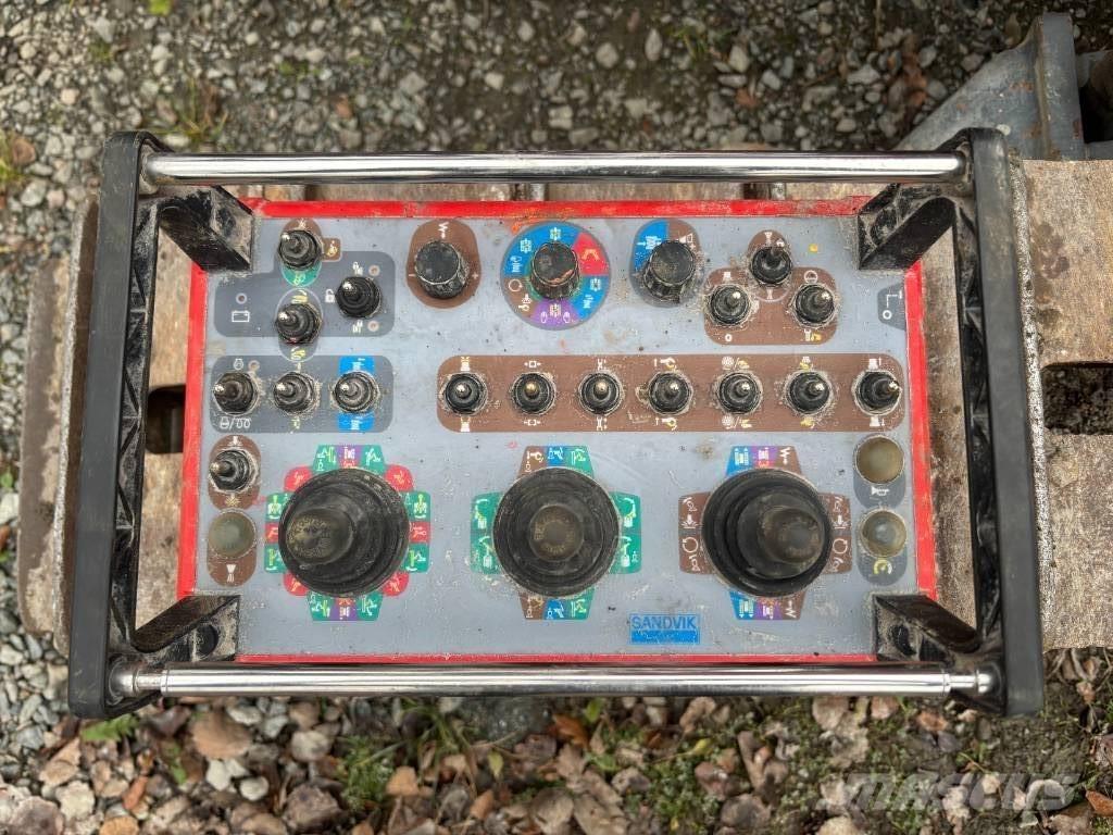 Sandvik Dino DC400Ri Perforadoras de superficie