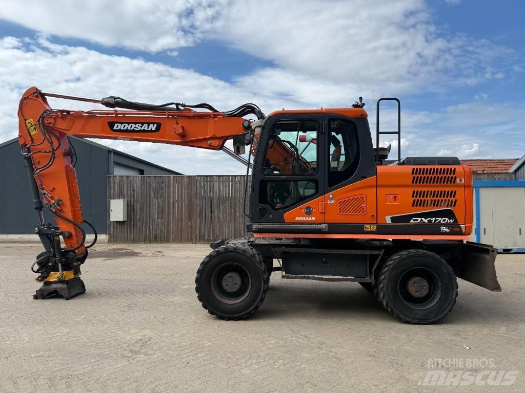 Doosan DX 170 W Excavadoras de ruedas