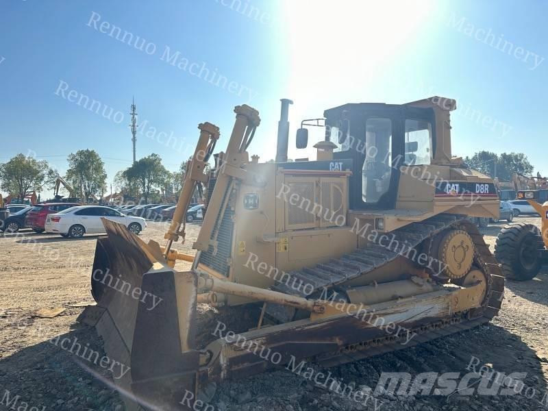 CAT D 8 R Buldozer sobre oruga