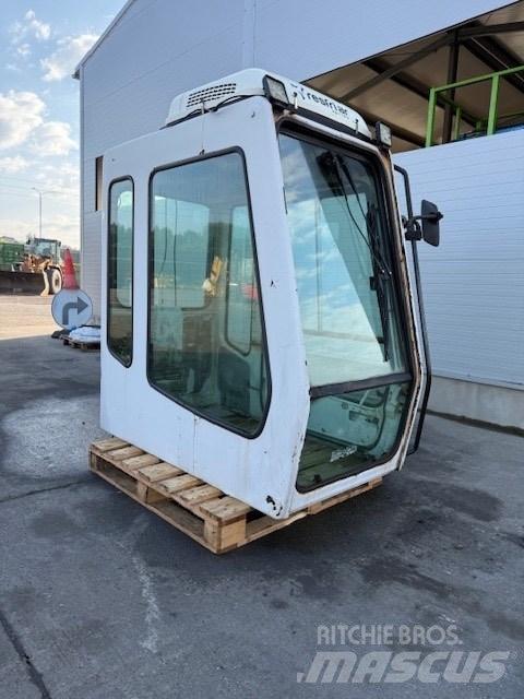Liebherr CAB SERIE B Cabinas e interior