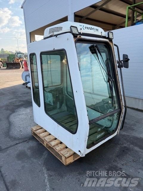 Liebherr CAB SERIE B Cabinas e interior