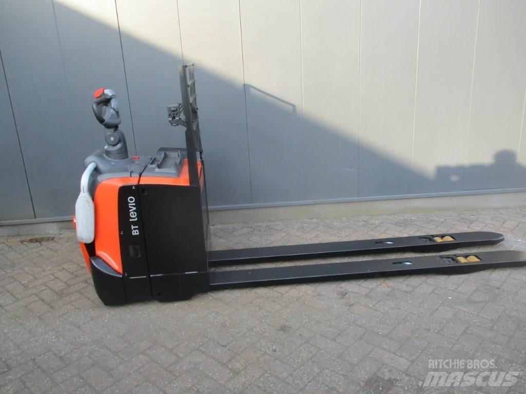 Toyota LPE 250 Transpaletas Eléctricas con plataforma