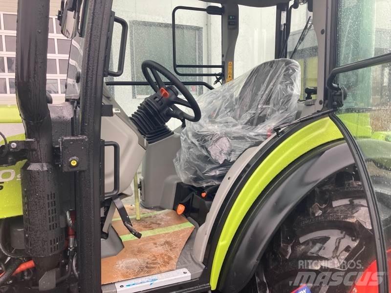 CLAAS NEXOS 240 S Tractores