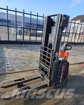 Toyota BT SWE 160 L Apiladores manuales