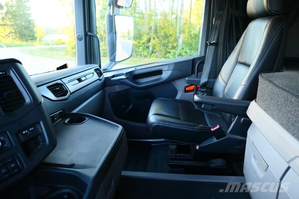 Scania R590B6x2nb Camiones polibrazo