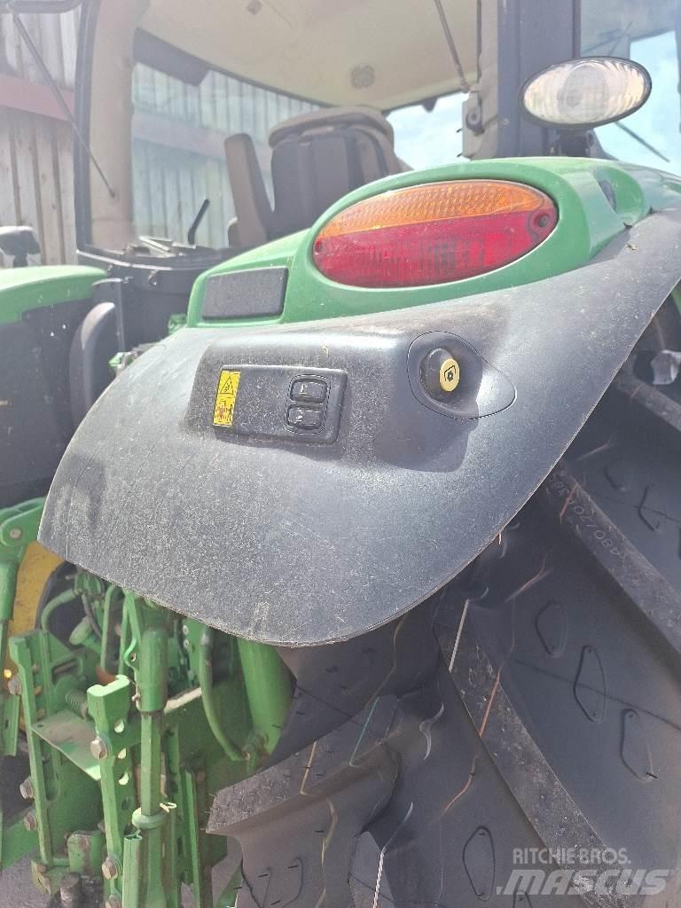John Deere 6110R Tractores