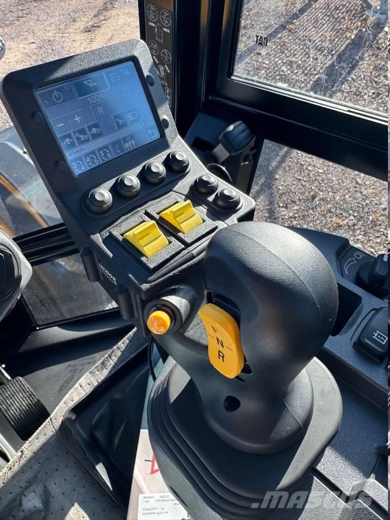 CAT 908 Cargadoras sobre ruedas