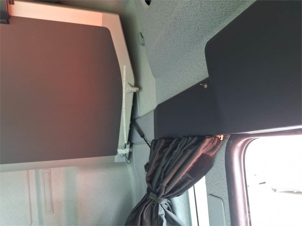 MAN TGL 12.250 Camiones caja cerrada