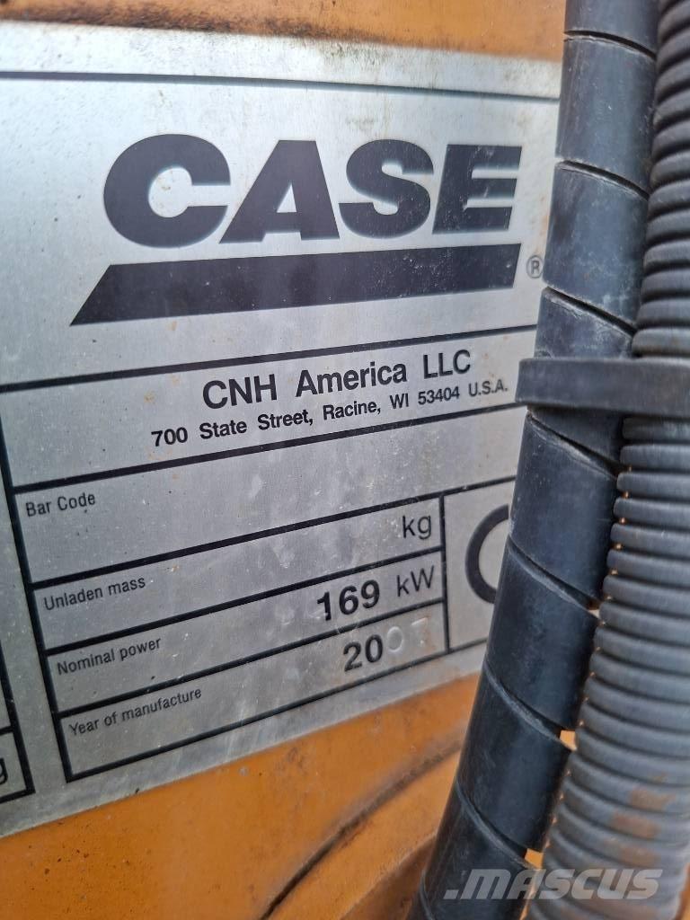 CASE 821 E Cargadoras sobre ruedas