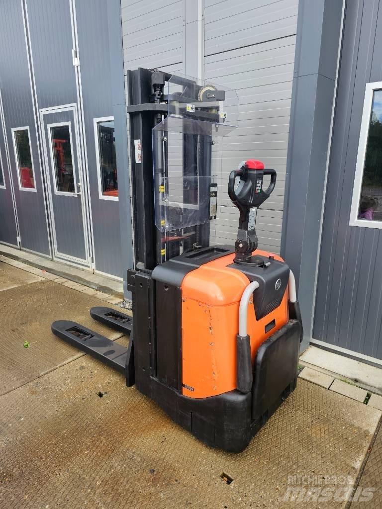 BT SPE 125 L 4150mm Apiladores eléctricos
