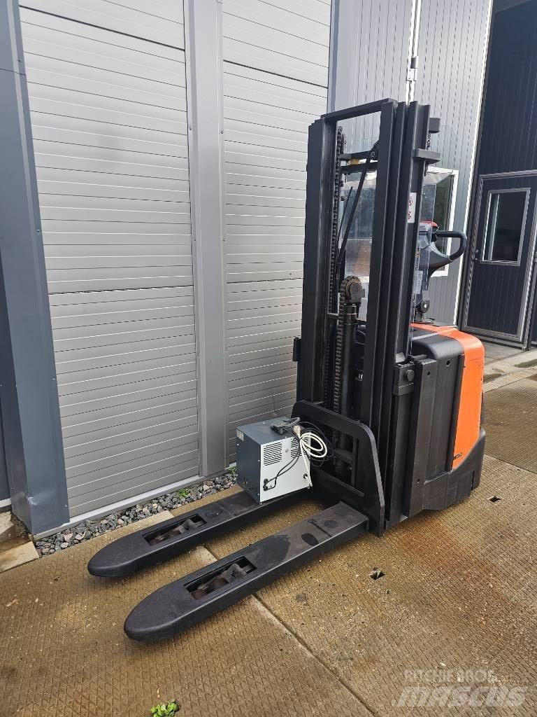BT SPE 125 L 4150mm Apiladores eléctricos