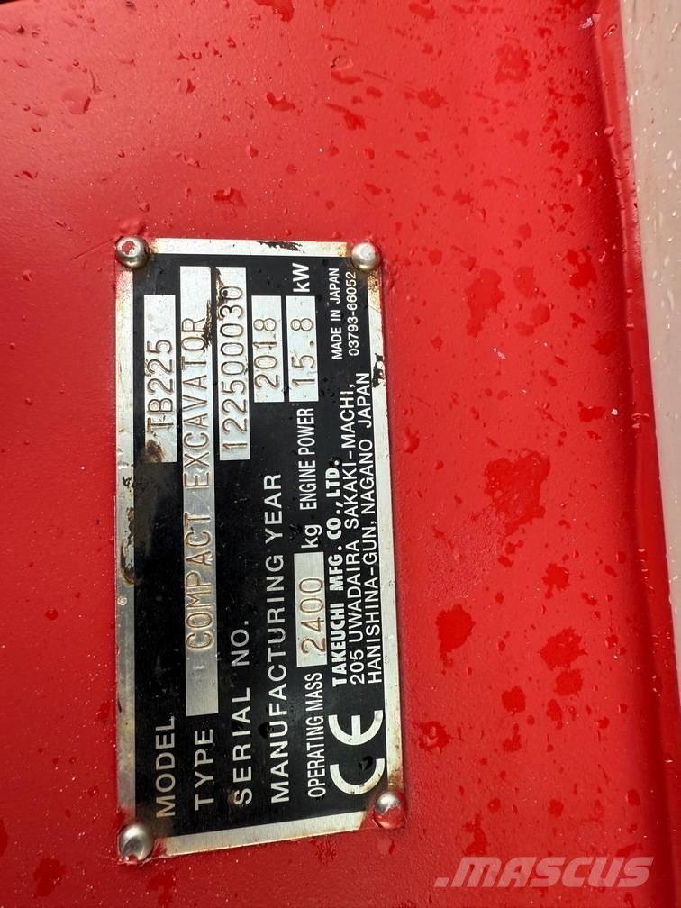 Takeuchi TB 225 Mini excavadoras < 7t