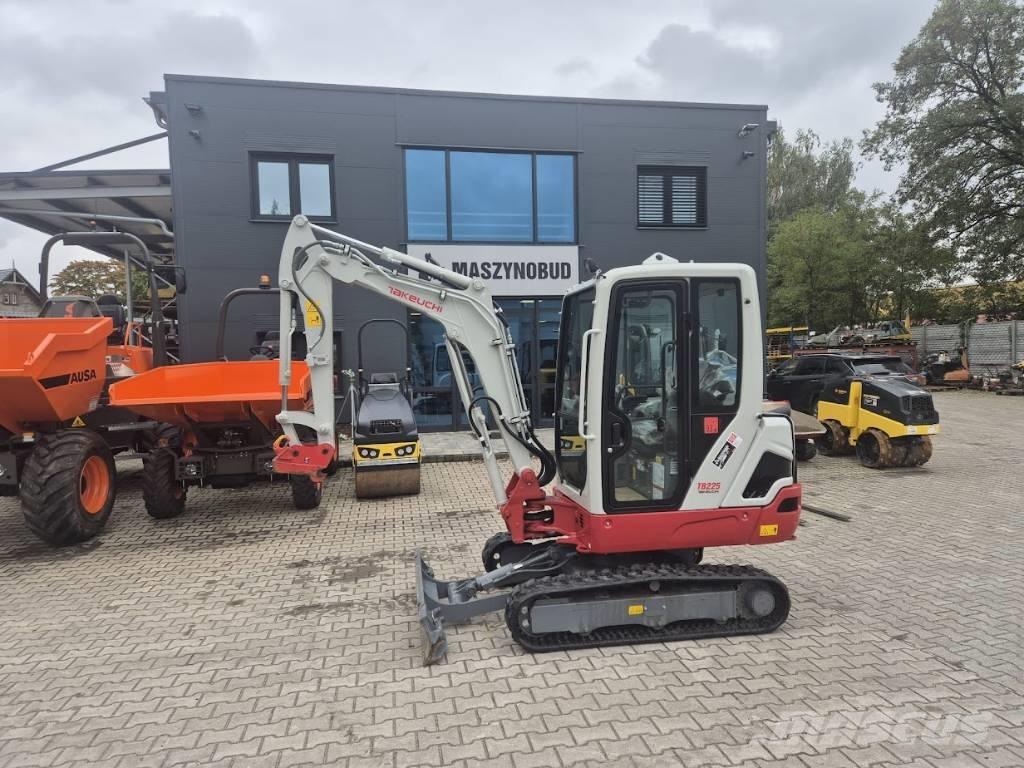 Takeuchi TB225 V0B Mini excavadoras < 7t