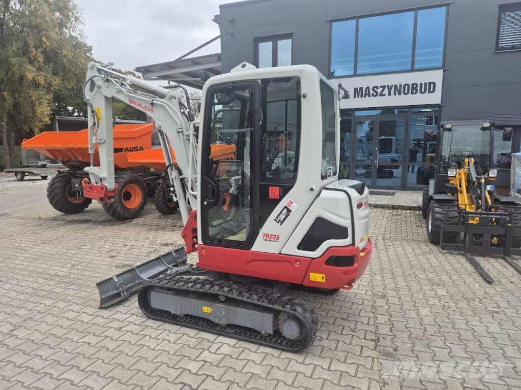 Takeuchi TB225 V0B Mini excavadoras < 7t