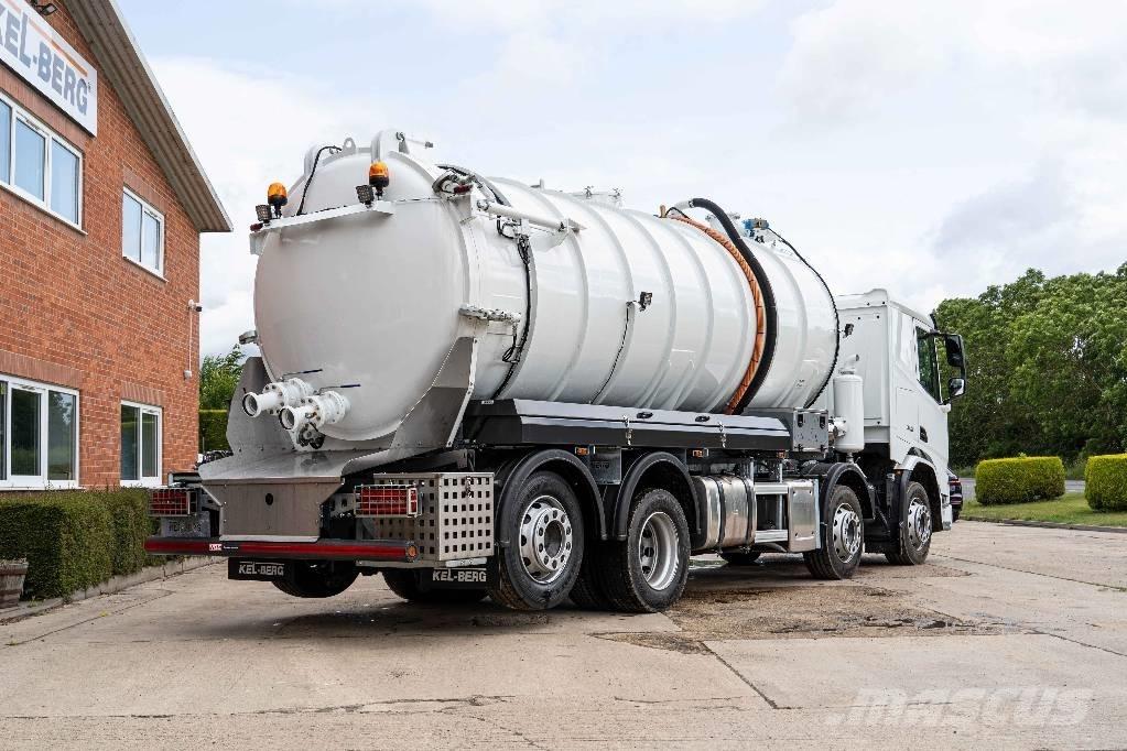 DAF XD 450 FAX 8x2 Camiones cisterna