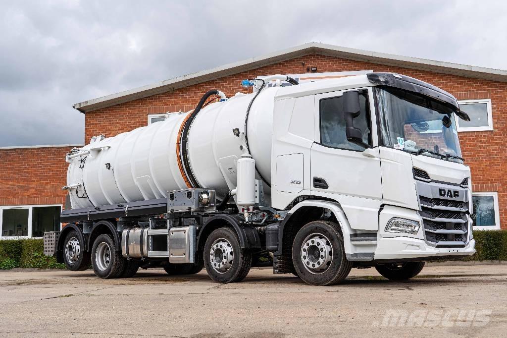 DAF XD 450 FAX 8x2 Camiones cisterna