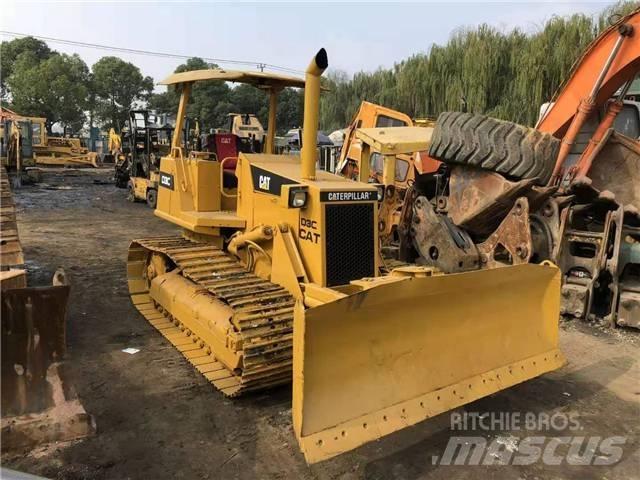 CAT D3C Buldozer sobre oruga