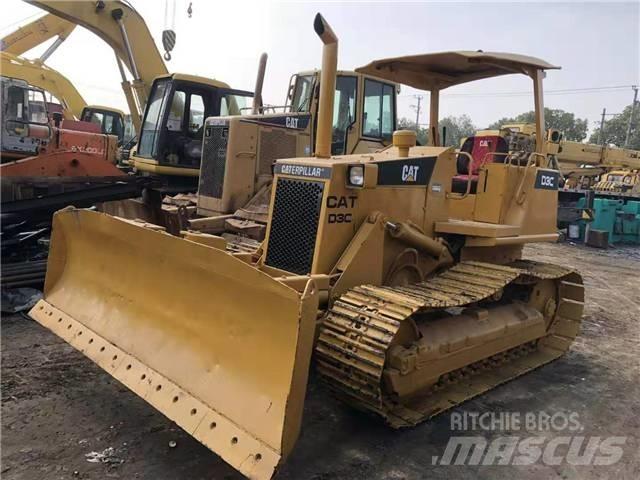 CAT D3C Buldozer sobre oruga