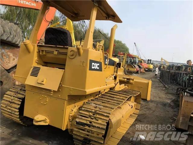 CAT D3C Buldozer sobre oruga