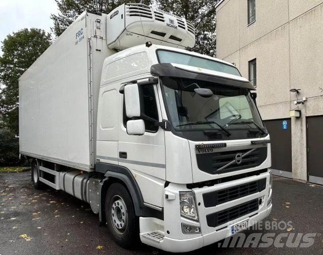 Volvo FM-4X2R Camiones caja cerrada