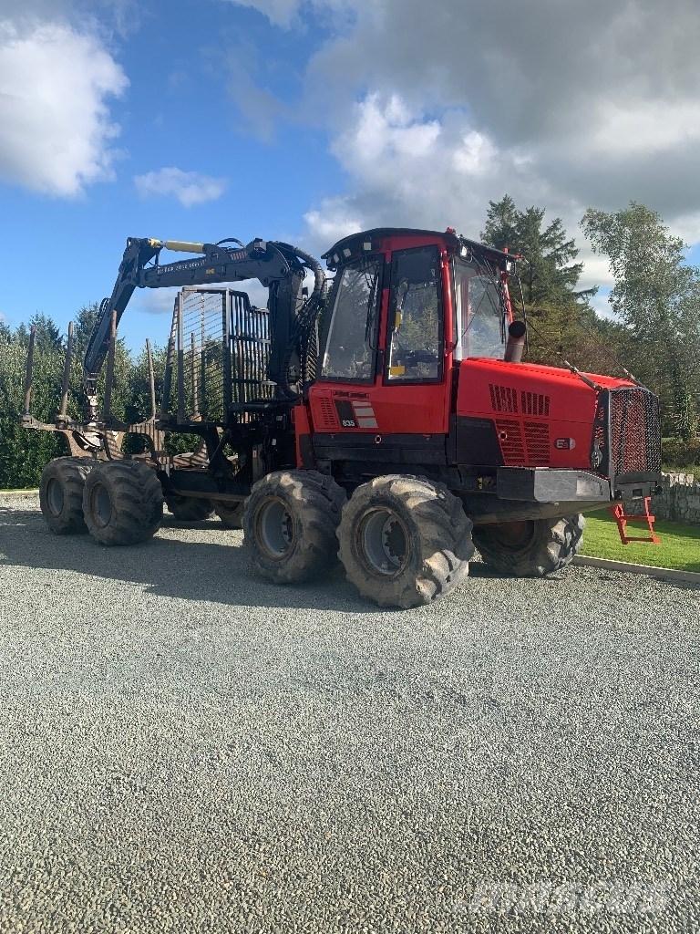 Komatsu 835 Autocargadoras