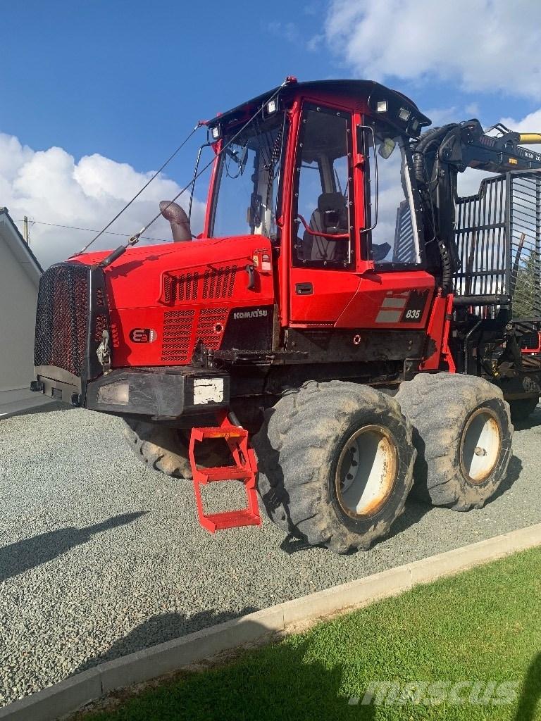 Komatsu 835 Autocargadoras