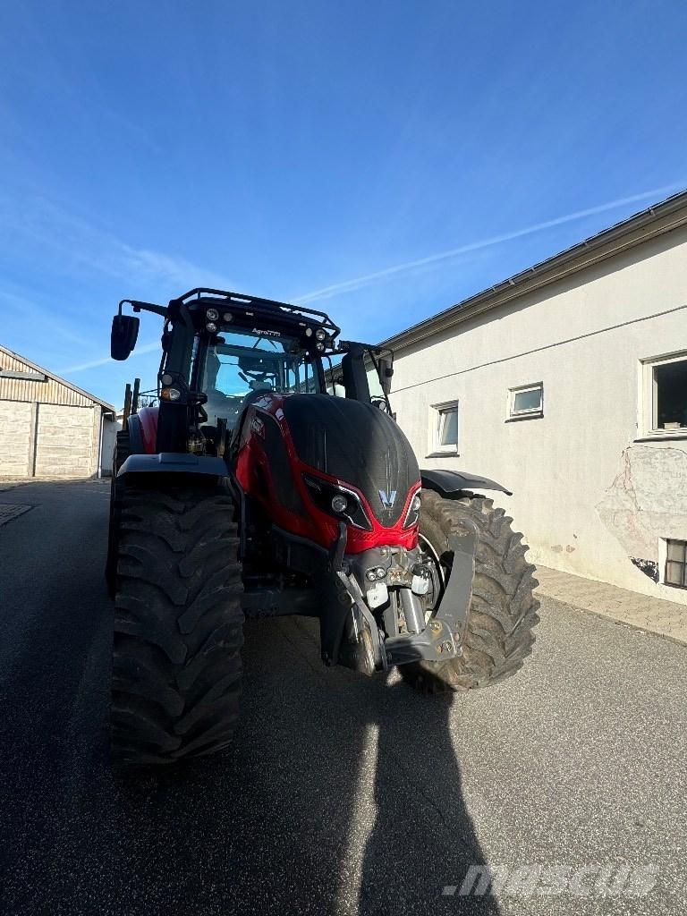 Valtra T 214 D Tractor forestal