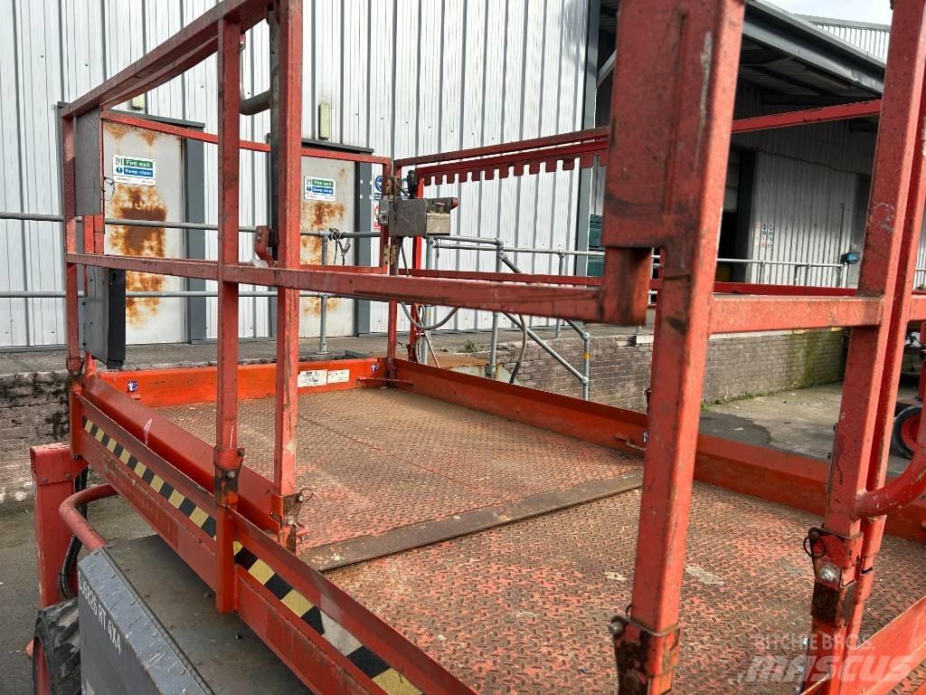 SkyJack SJ 6826 RT Plataformas tijera