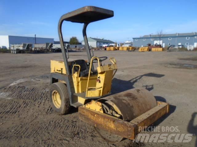 Bomag BW 124 D Rodillos de un solo tambor