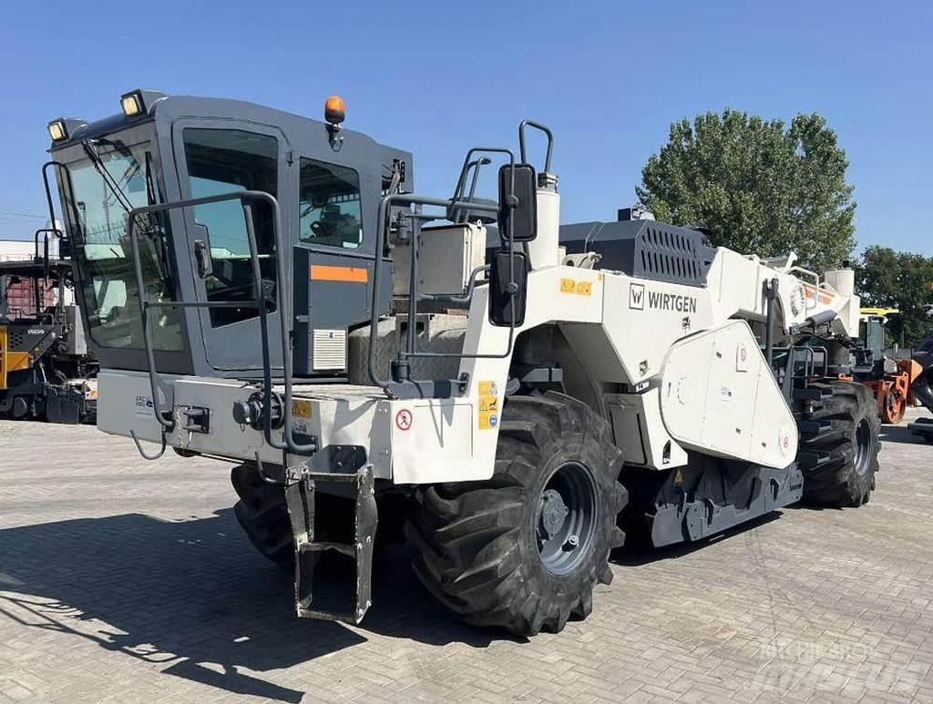 Wirtgen WR 2400 Equipos para la estabilización de suelos y reciclaje de asfalto