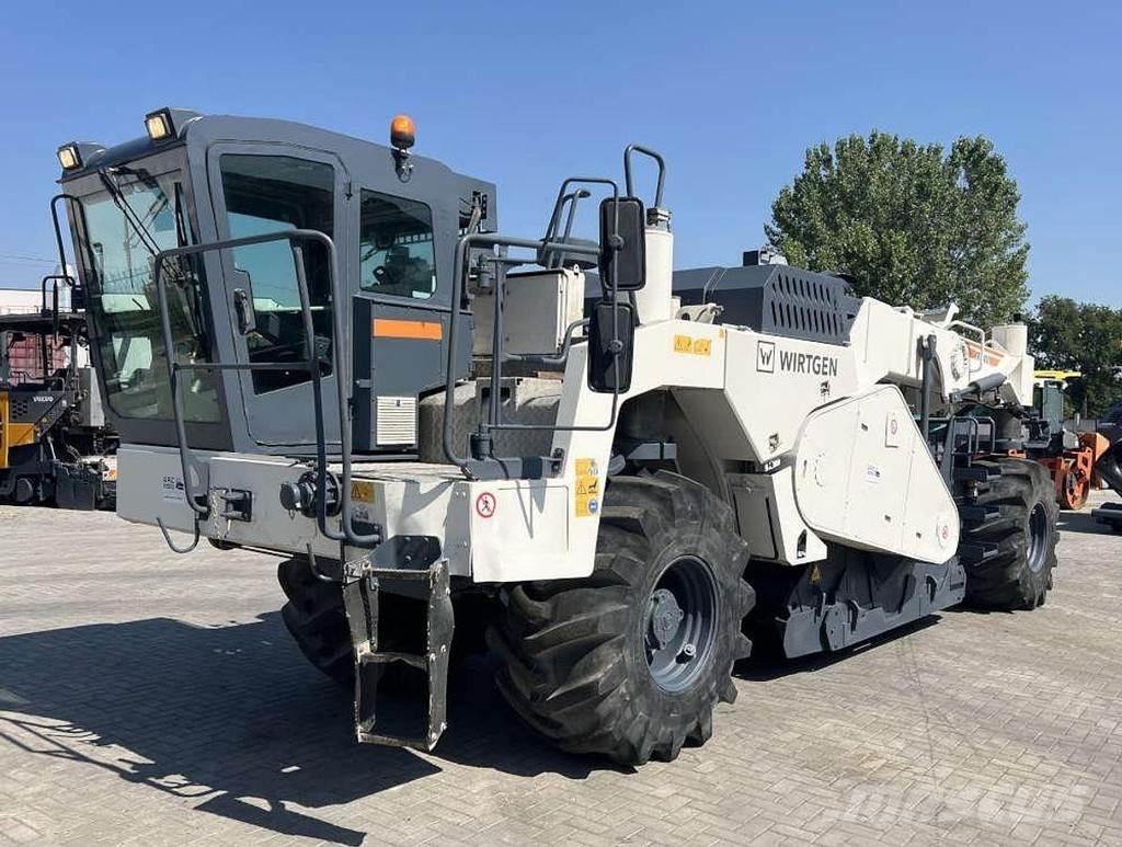 Wirtgen WR 2400 Equipos para la estabilización de suelos y reciclaje de asfalto