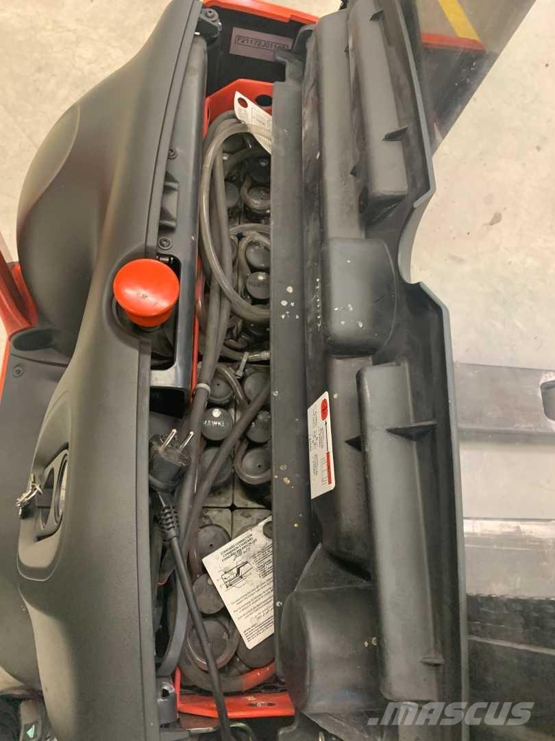 Linde L12 Apiladores eléctricos autopropulsados