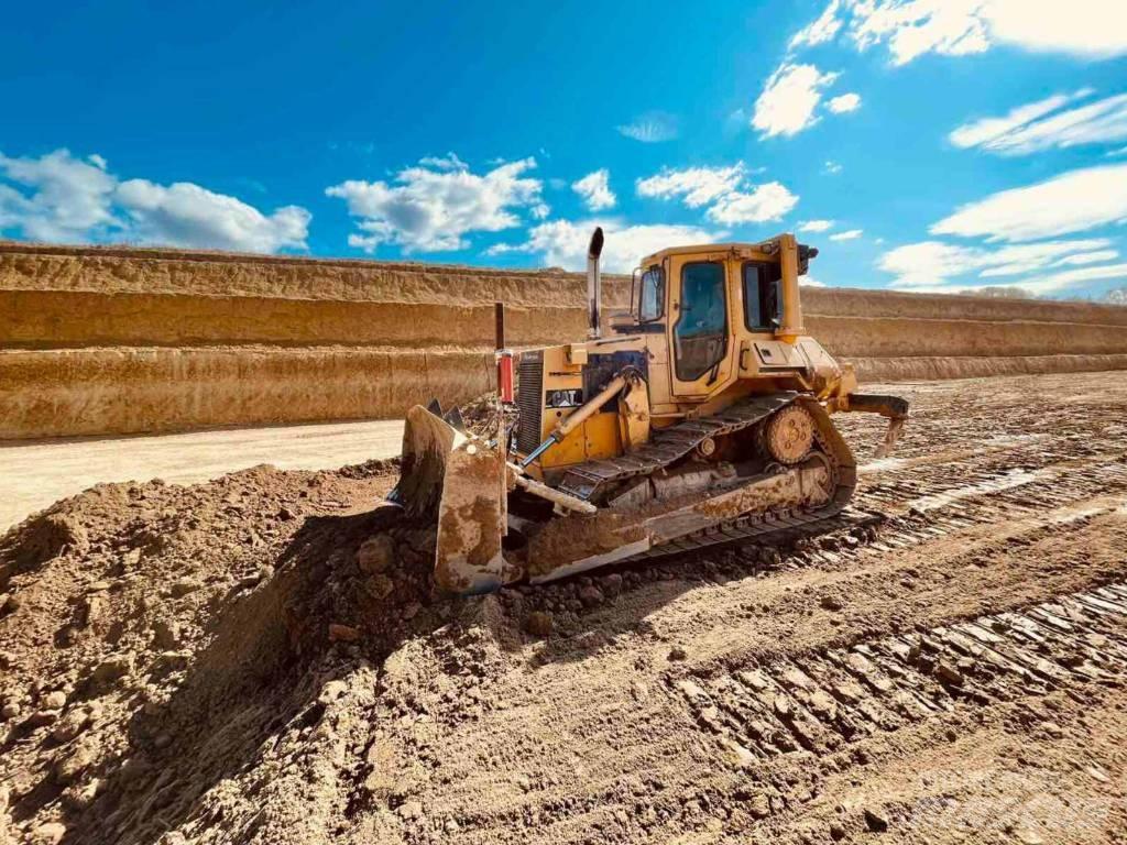 CAT D 5 H Buldozer sobre oruga