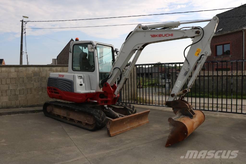 Takeuchi TB 250 Mini excavadoras < 7t