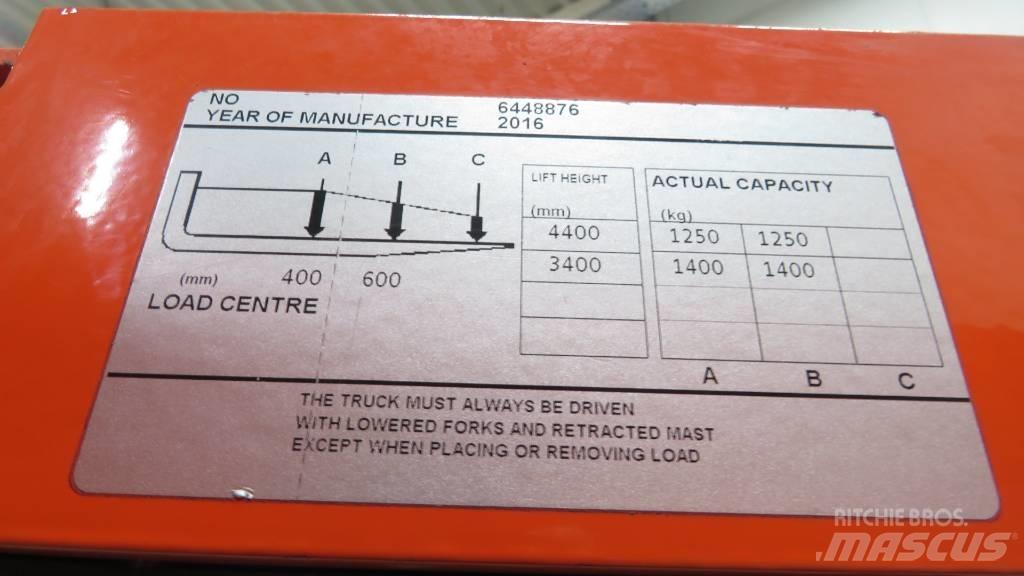 BT RRE140M Carretillas retráctiles