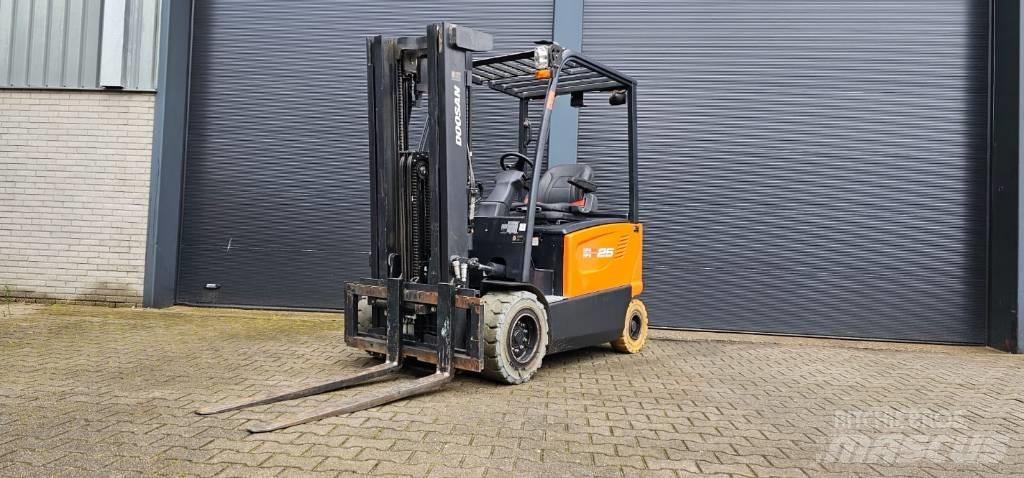 Doosan B 25 X-7 Carretillas de horquilla eléctrica