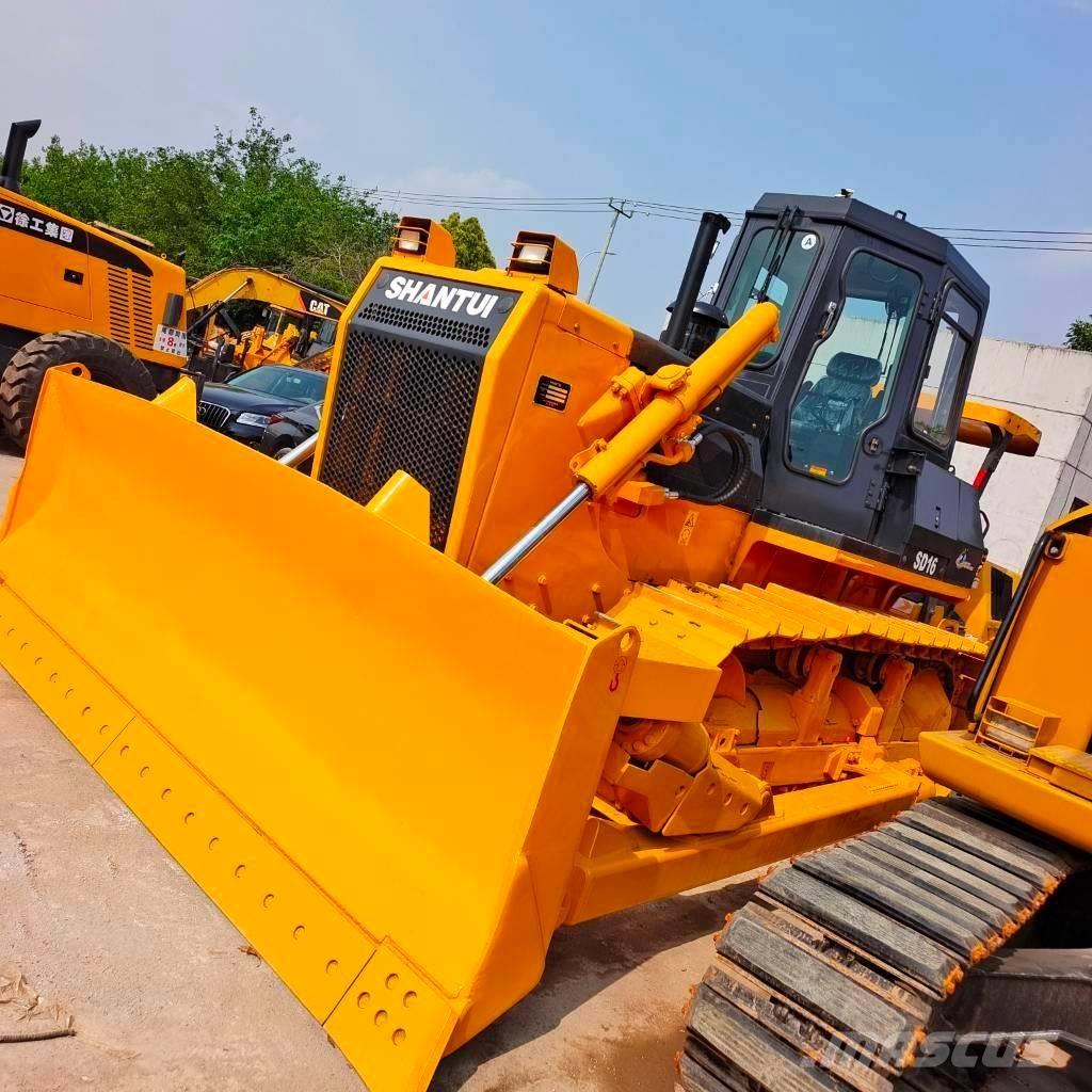 Shantui SD 16 Buldozer sobre oruga
