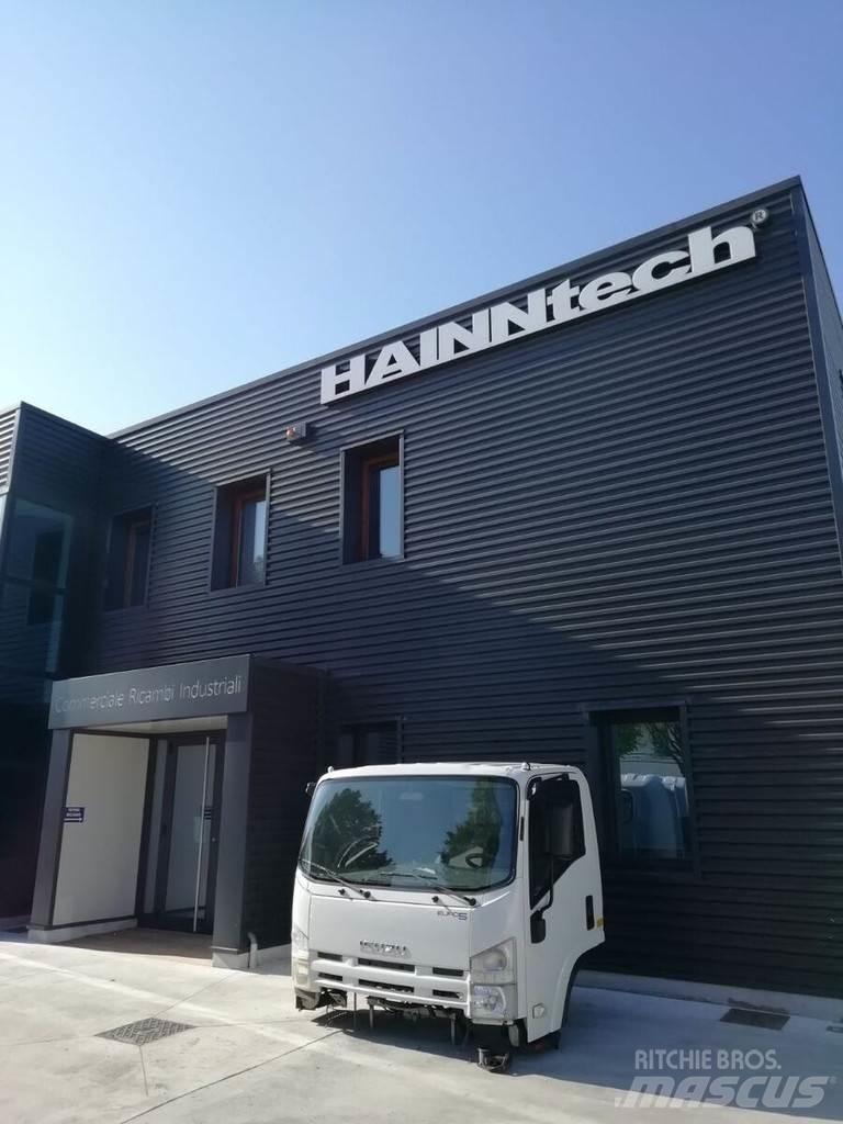 Isuzu NPR 85 "M - P - Q" Cabinas e interior