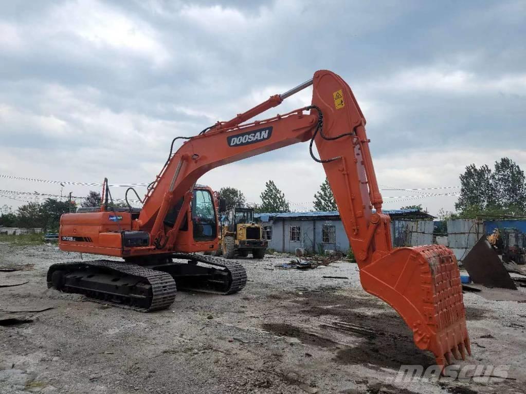 Doosan DX 225 LC Excavadoras de cadenas