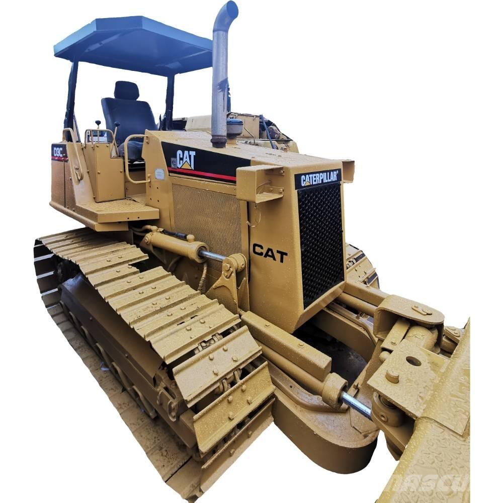CAT D3C Buldozer sobre oruga