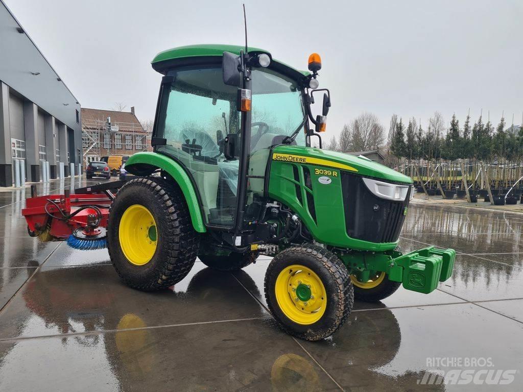 John Deere 3039R Tractores