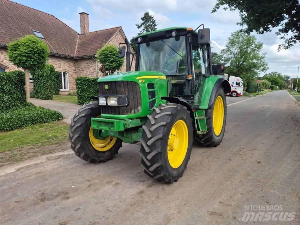 John Deere 6130 Tractores