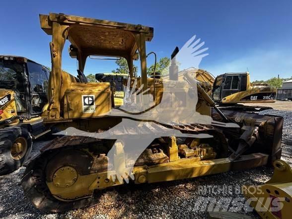 CAT D6D Buldozer sobre oruga