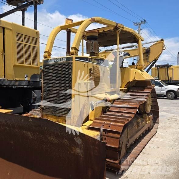 CAT D6M Buldozer sobre oruga